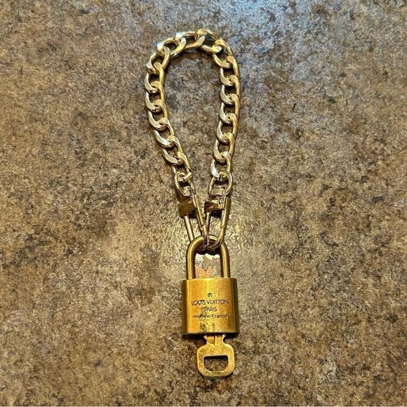 Louis Vuitton Lock & Key #309 W/ Gold Chain - Picture 2 of 8
